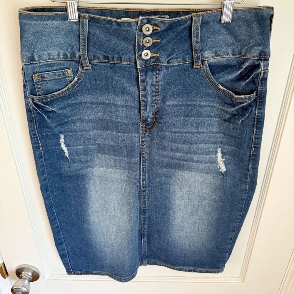 It Tatiana Blue Denim Pencil Skirt - Picture 3 of 9